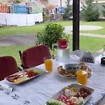 ベッド・アンド・ブレックファスト Prekal Park Kamping Shkodër
