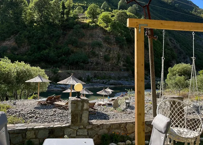 Prekal Park Kamping ベッド・アンド・ブレックファスト Shkodër